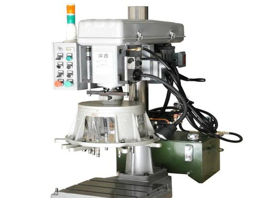 自動鉆孔機平時在操作的時候要注意哪些問題